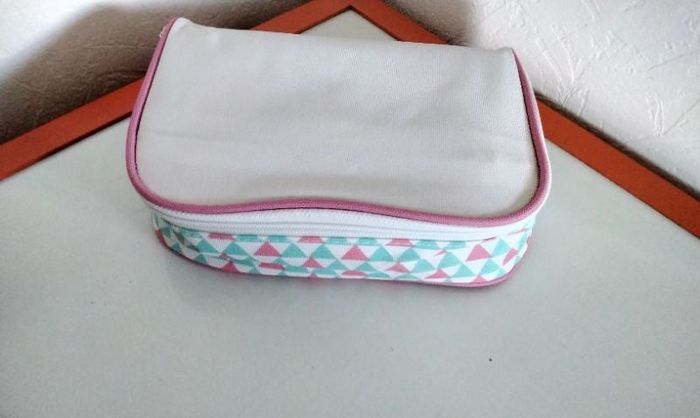Trousse de toilette neuve