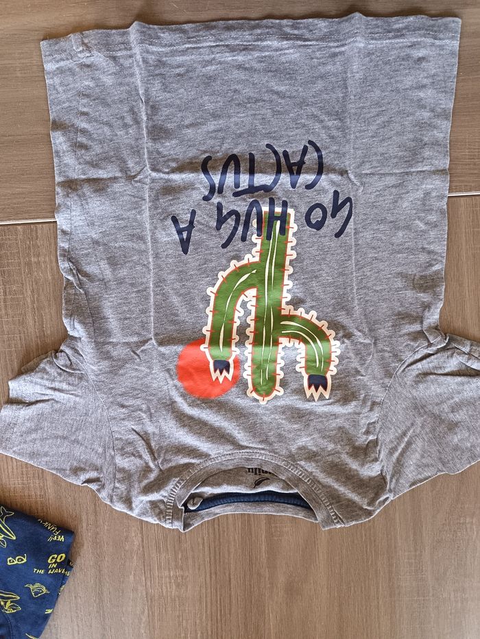 Tee-shirts taille 5 ans - photo numéro 2