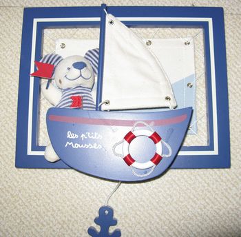 cadre boite à musique bébé encadrement