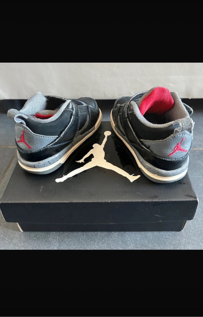 Basket Jordan Flight 45 taille 21 - photo numéro 3