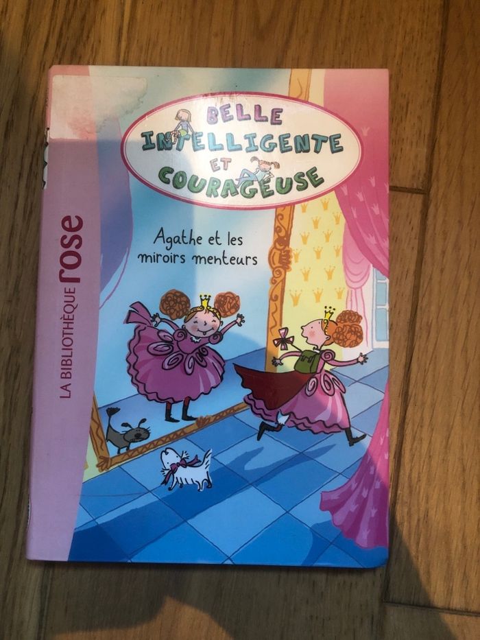 La bibliothèque rose - Belle intelligente et courageuse - Agathe et les miroirs menteurs
