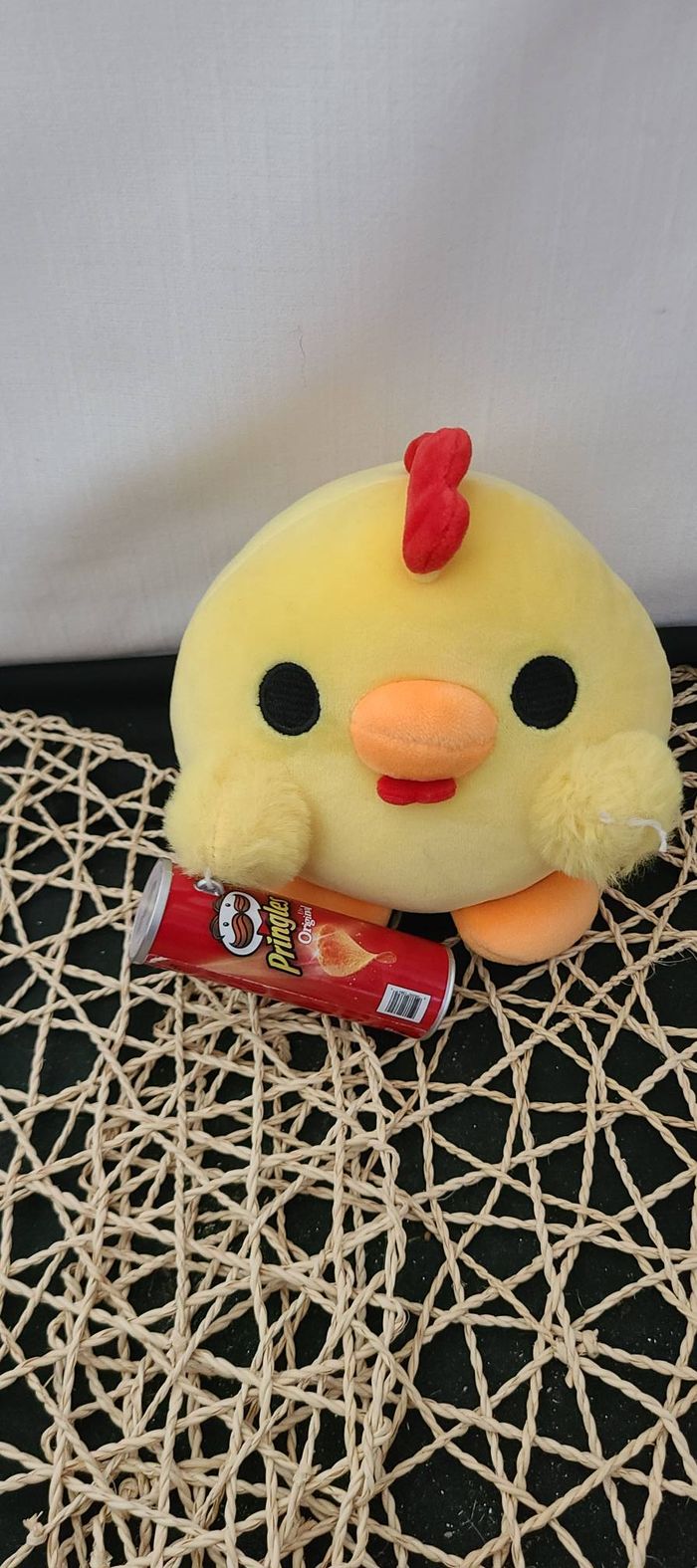 Zuru Snackles : Poussin en peluche jaune avec Pringles - photo numéro 2