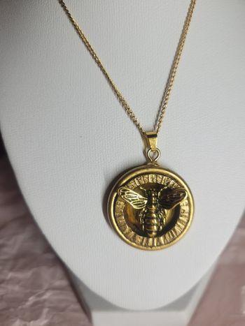 Collier upcyclé avec 2 boutons