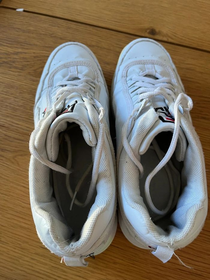 Basket Fila taille 38 couleur blanc état satisfaisant - photo numéro 6