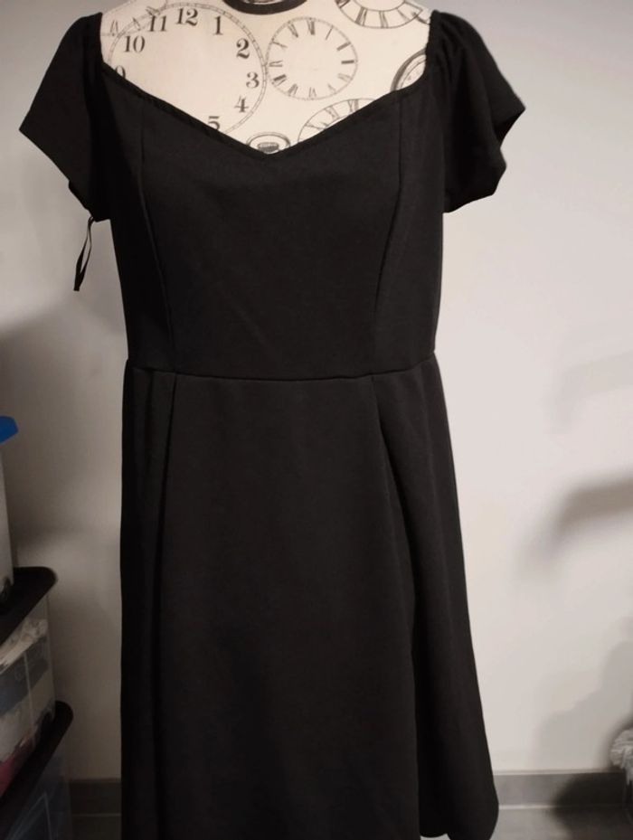 Jolie robe noire taille 44/46