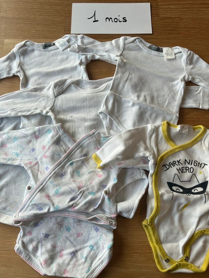 Lot de 6 bodys 1 mois
