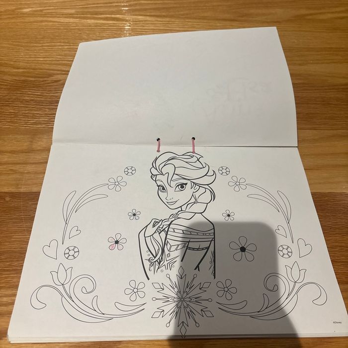 Coloriage la reine des neiges - photo numéro 3
