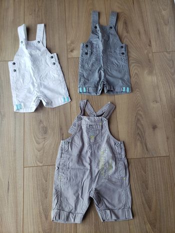 Lot salopettes courtes 06 mois