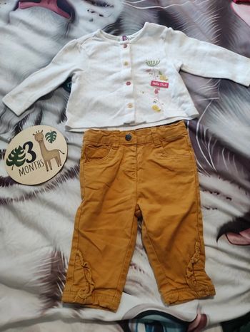 Ensemble gilet et pantalon moutarde 3 mois