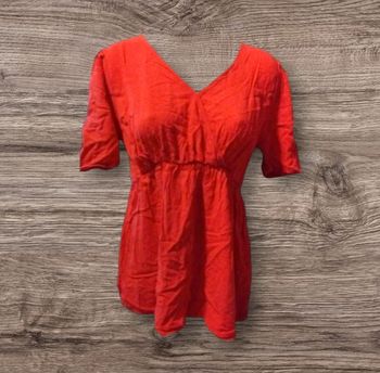 T-shirt à noué dans le dos