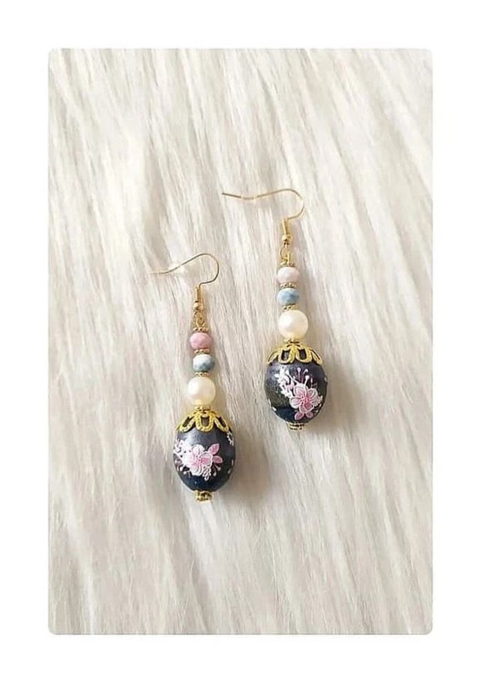 Boucles d'oreilles pendantes ovales style japonais avec fleurs et perles