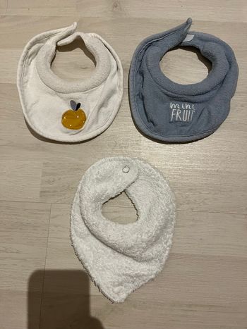 Lot de 2 bavoirs en maille bouclette fruit