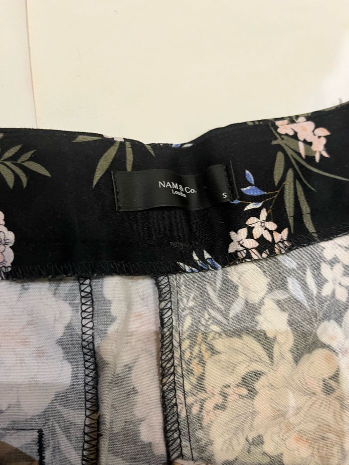 Pantalon fleuri noir taille S nam&co london - photo numéro 2