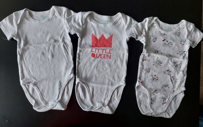 Lot de 25 bodys fille 18mois - photo numéro 6