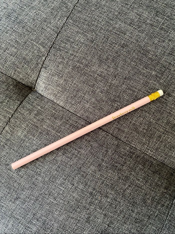Crayon « Strawberry milk » - photo numéro 2