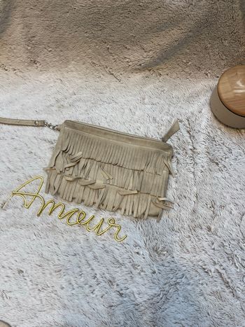 Pochette en cuir beige 