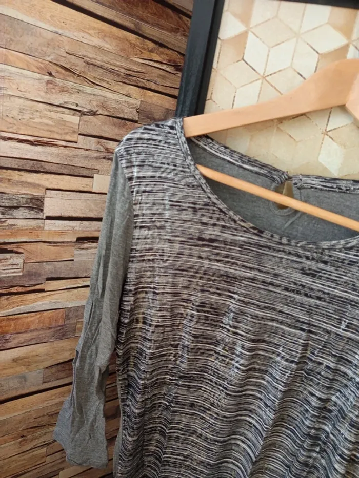 Tshirt manche 3/4 gris argenté - photo numéro 2