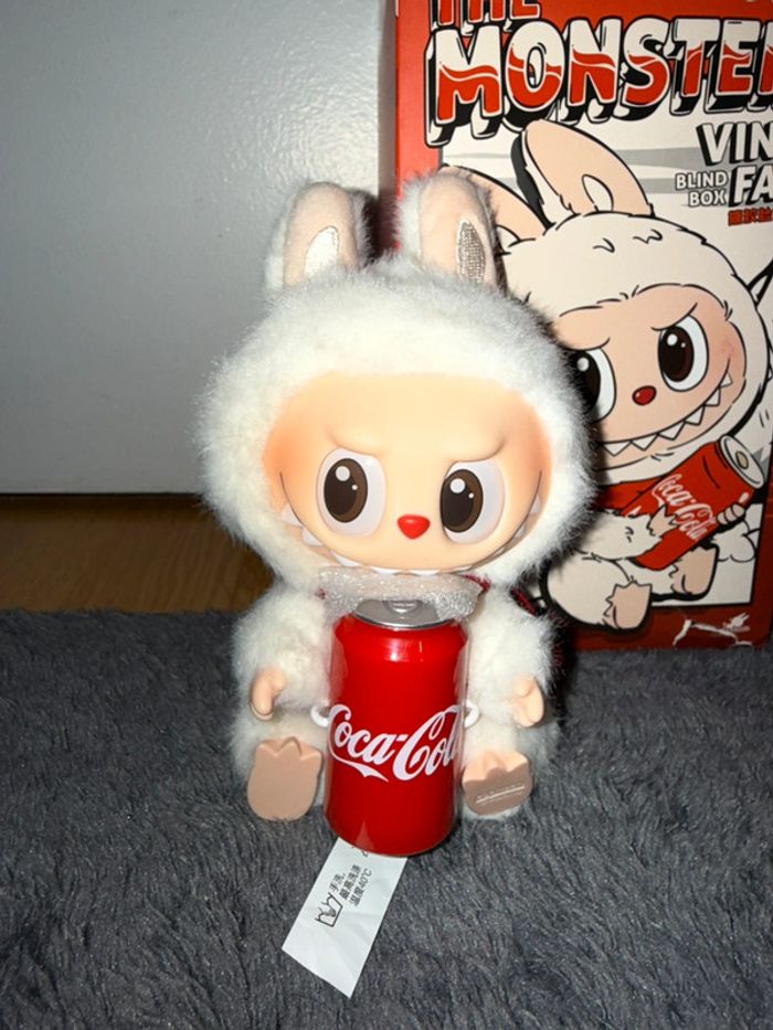 Figurine Pop Mart The monsters Labubu Coca cola - photo numéro 2