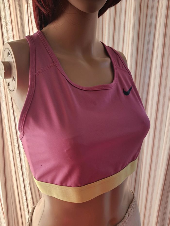 Jolie Brassière de sport Nike taille L - photo numéro 4