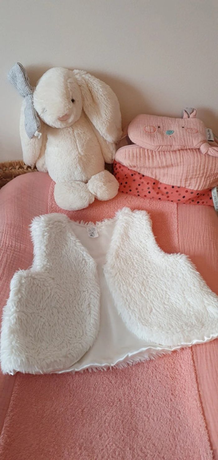 Gilet en moumoute sans manches taille 18 mois