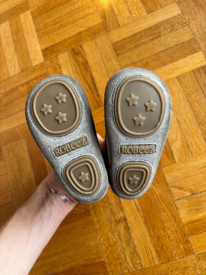 Chaussures Robeez 6-9 mois parfait etat - photo numéro 5