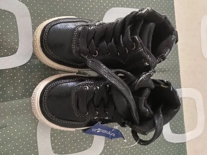 Chaussures fille taille 24 neuves ! - photo numéro 2