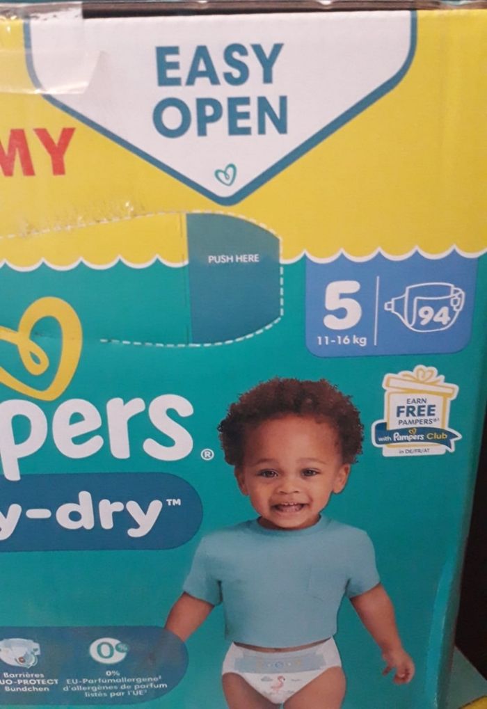 Lot 2 cartons Couches baby dry taille 5 - photo numéro 2