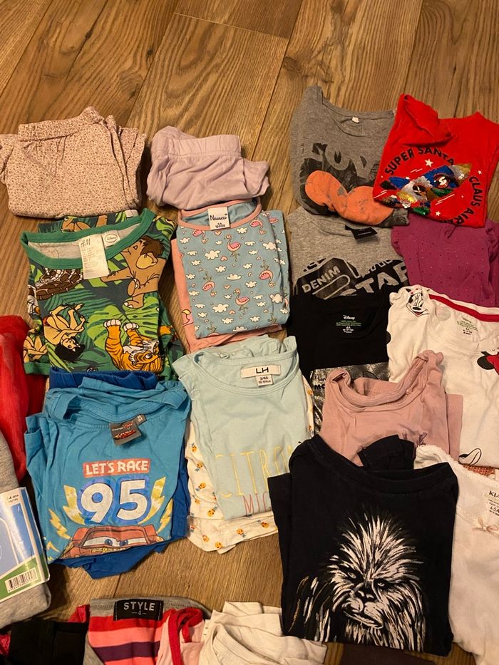 Lot 56 vêtements fille T 4ans - photo numéro 2