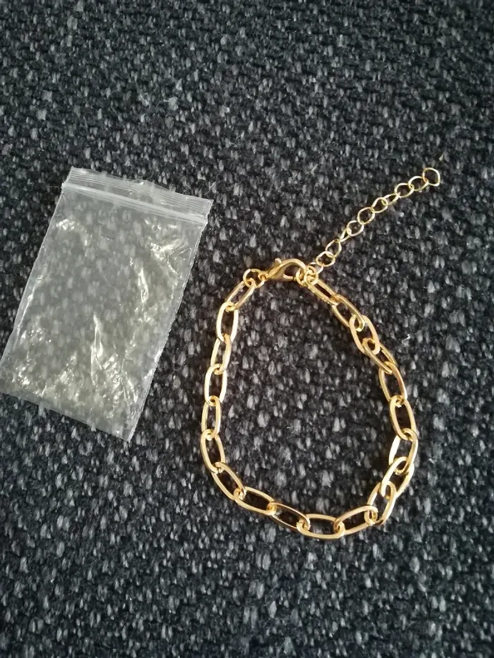 Joli bracelet doré, style chaîne, neuf - photo numéro 2