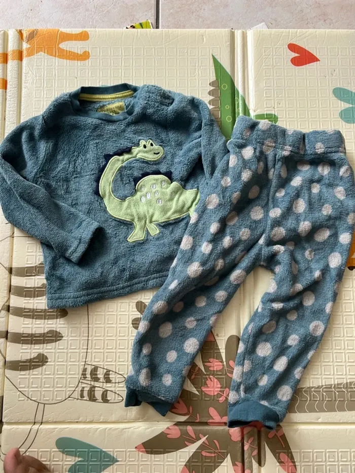 Pyjama chaud dinosaure 18-24 mois – Primark - photo numéro 3