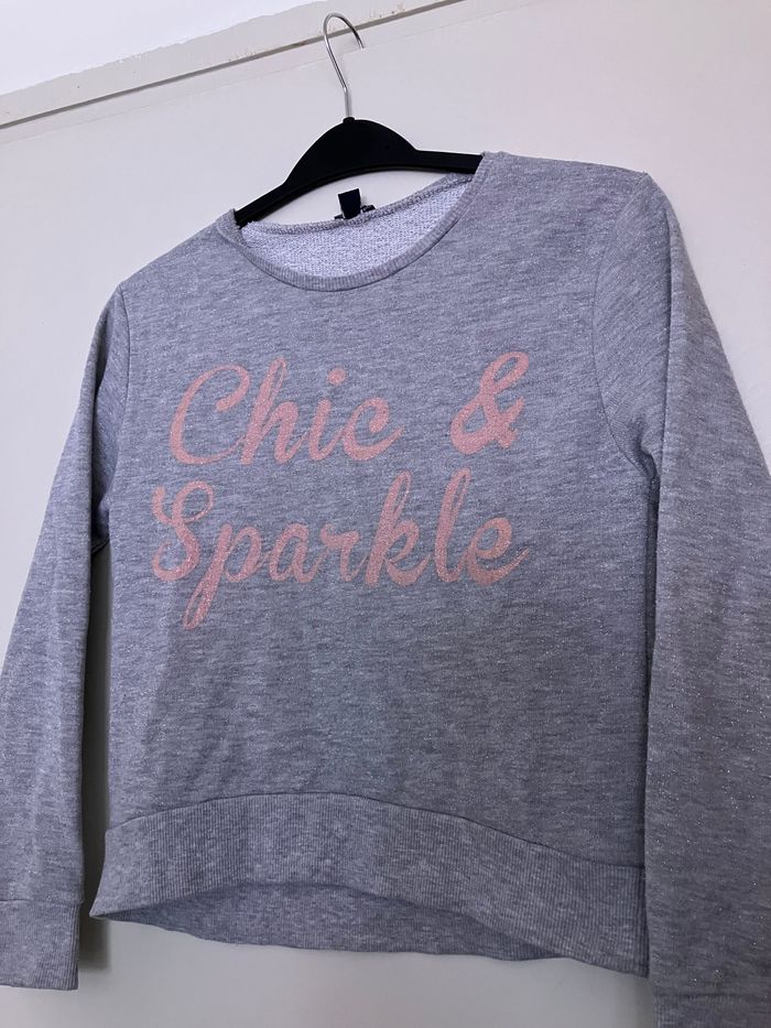 Pull court fin Kiabi 8/9 ans (2€50) - photo numéro 2