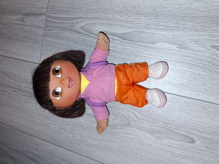 POUPEE DORA