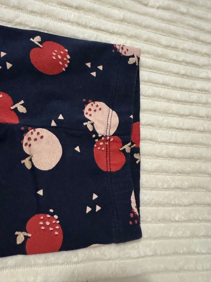 Legging - d’hiver - bleu marine avec des pommes 🍎 - Ochestra- 6 mois - en excellent état - photo numéro 5