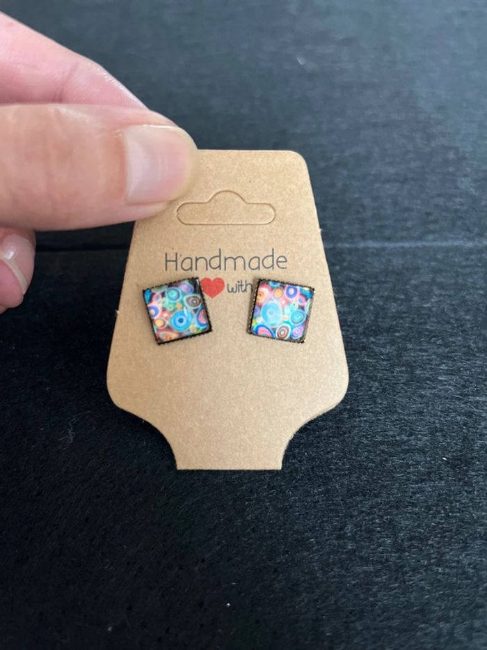 Boucles d’oreilles puces neuves