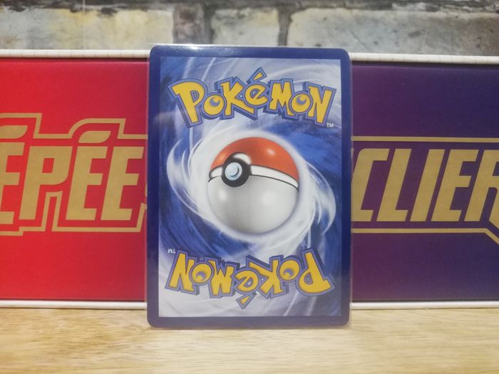 Carte Pokemon Zamazenta V Stars Étincelantes - photo numéro 2