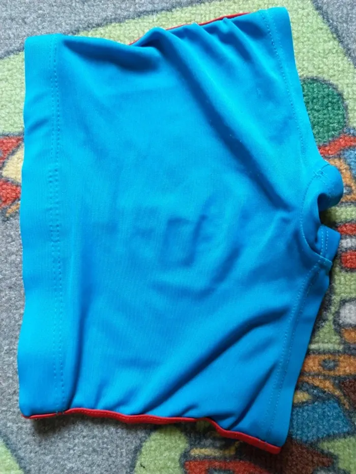 Ensemble Short de bain / maillot de bain - tee shirt de bain 3-4 ans dechatlon - photo numéro 10