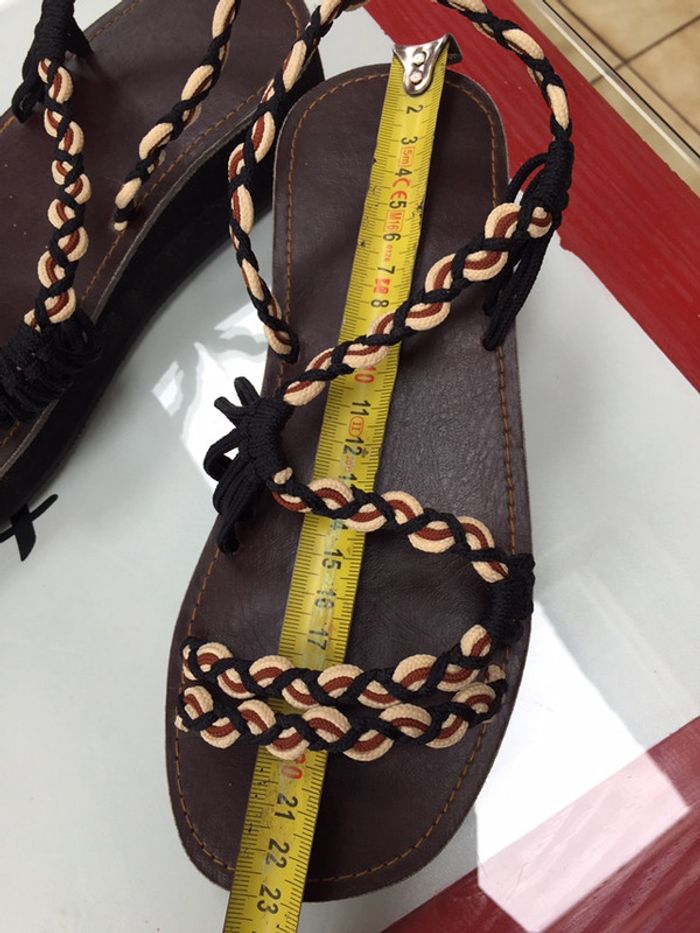 Pieds nus#pointure#taille 37 - photo numéro 4