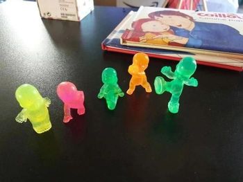 Lot de 5 babies fluo