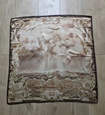 Jean Paul Gaultier Divine Neuf sous blister Foulard avec anneau