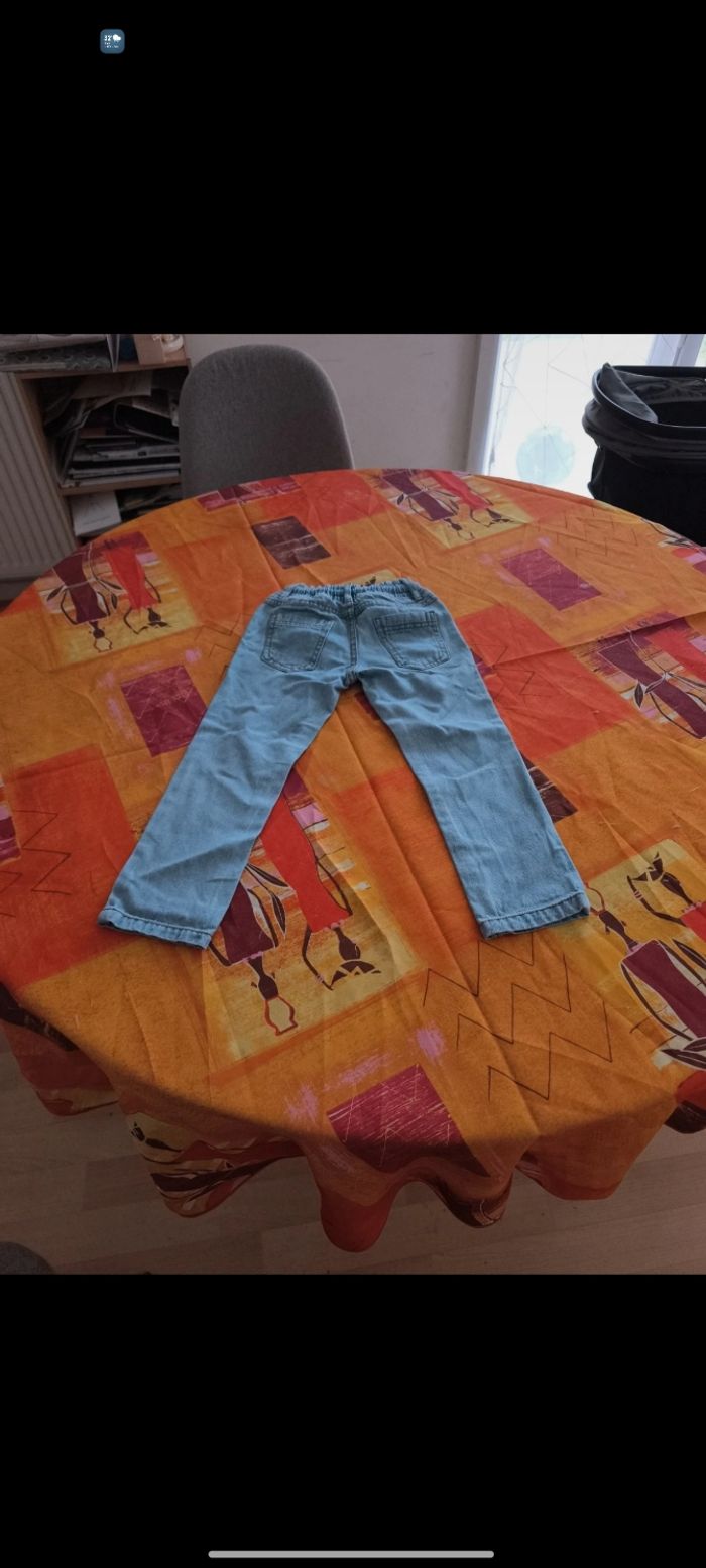 Jeans 4 ans en excellent état - photo numéro 2