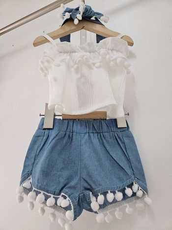 Ensemble short ponpons haut dentelle et bandeau ponpons 12 mois