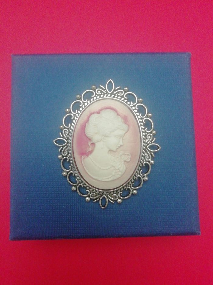 Broche