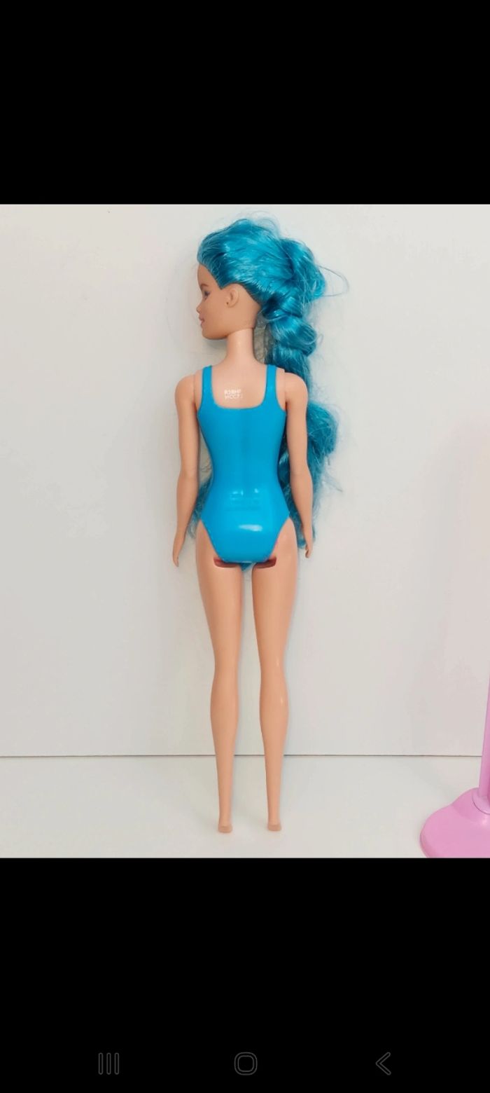Poupée mattel barbie Color Reveal série 7 cheveux bleu hcc72
Poupée et ensemble compris - photo numéro 5