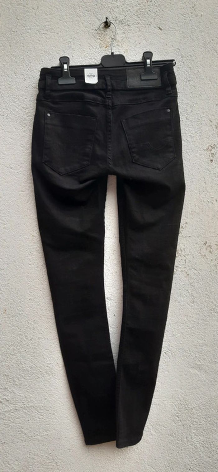 Jean noir Tripper taille 26 NEUF avec étiquette - photo numéro 3