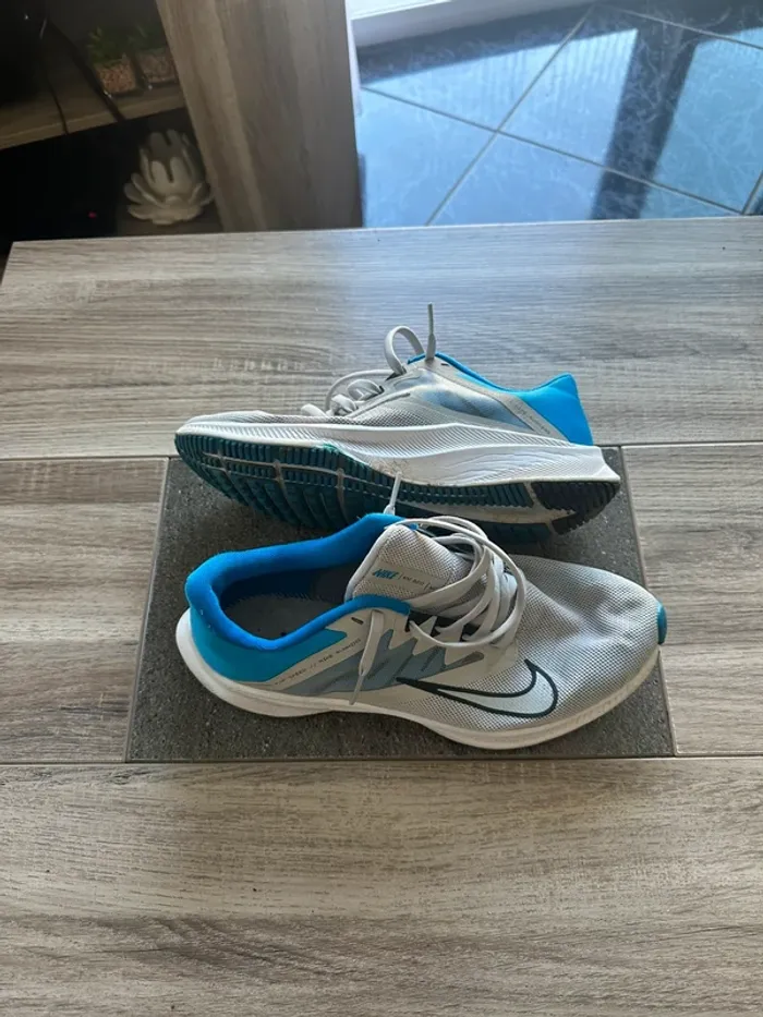 Baskets Nike sport 42 - photo numéro 2