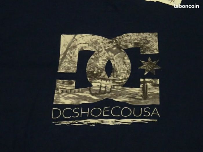 T-shirt manches longues

NEUF  DC Shoes  14 ans - photo numéro 3