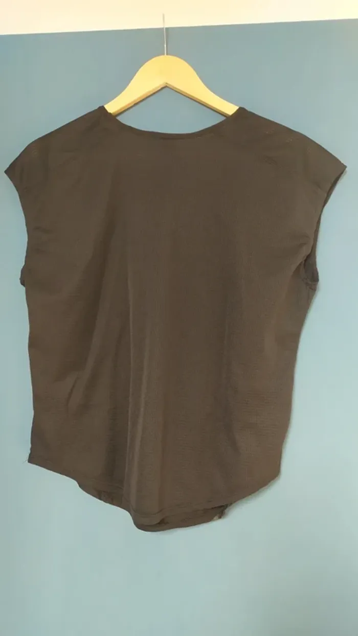 Tee-shirt de sport femme - photo numéro 2