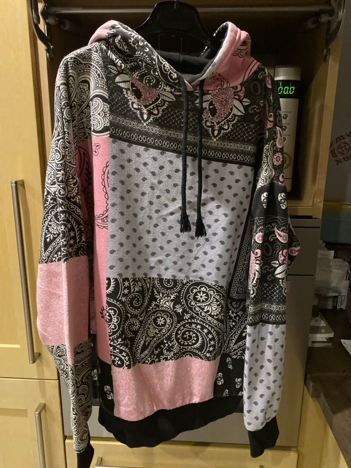 Suite à capuche femme