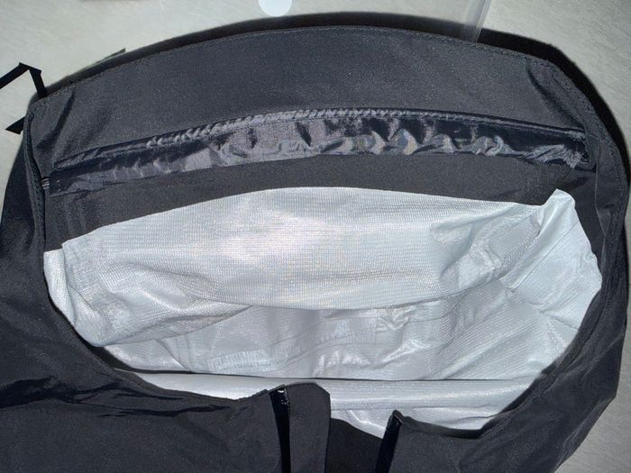 Veste Arc’teryx Gore-Tex noire – Veste technique outdoor – Taille M – Neuve avec étiquette - photo numéro 5