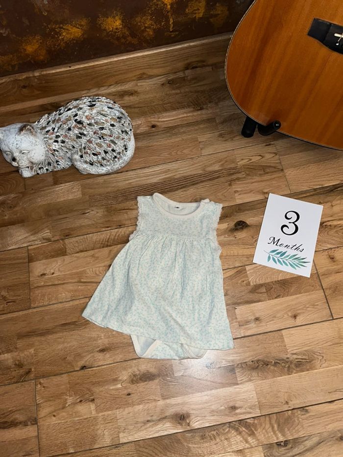 Robe body intégré sans marque 3 mois/62cm très bon état